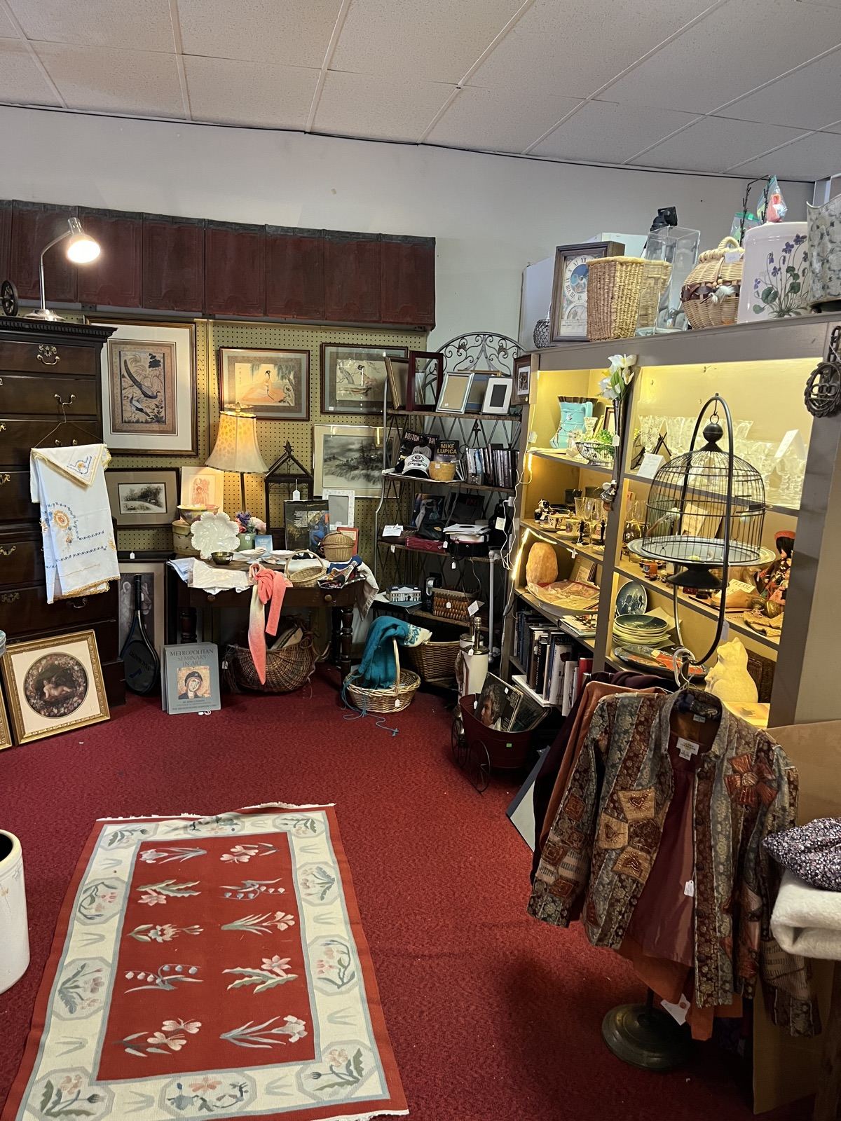 Hooked rug, framed prints and textiles
